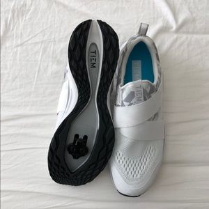 Indoor cycling shoes